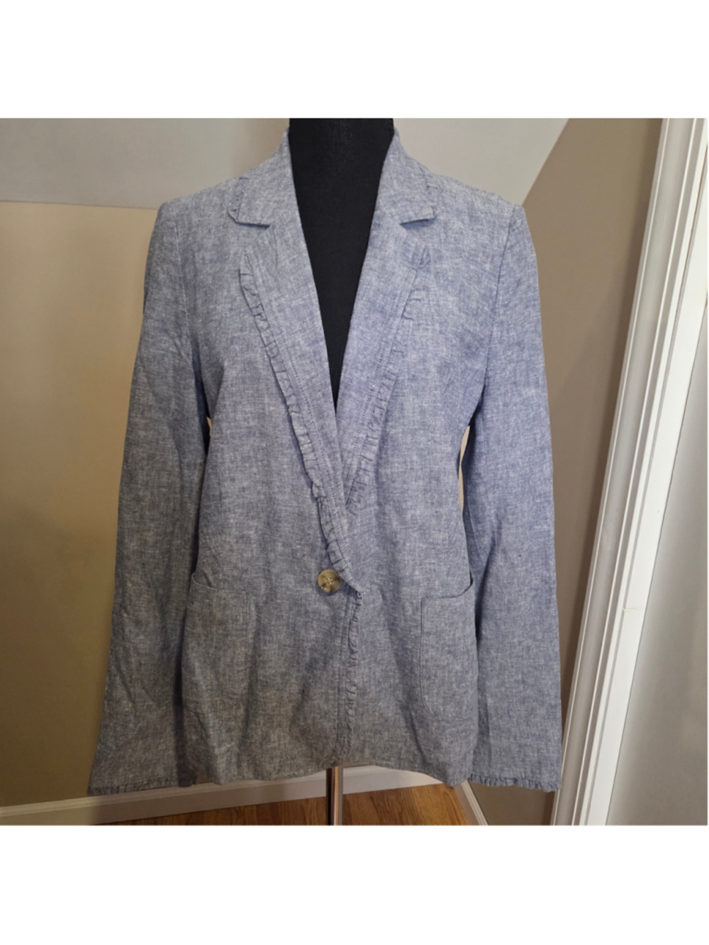 Crown & Ivy Blue Linen Blend Ruffle Trim Blazer Size 10